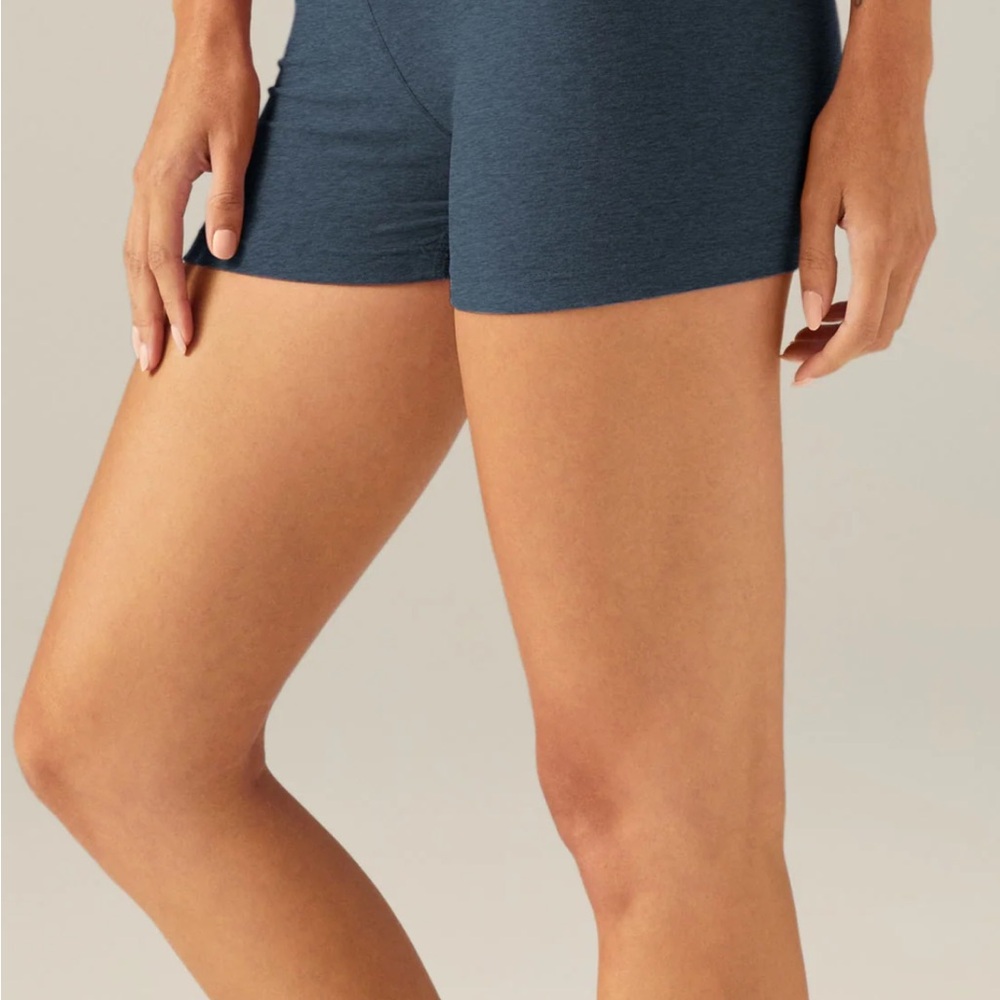 Beyond Yoga 3" shorts in Nocturnal Navy, S, NWOT